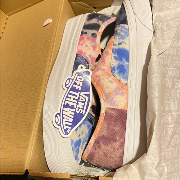 VANS - Picture 6 of 7